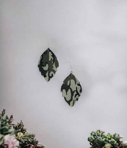 Jungle Gray Camo Leather Earrings - E19-1166