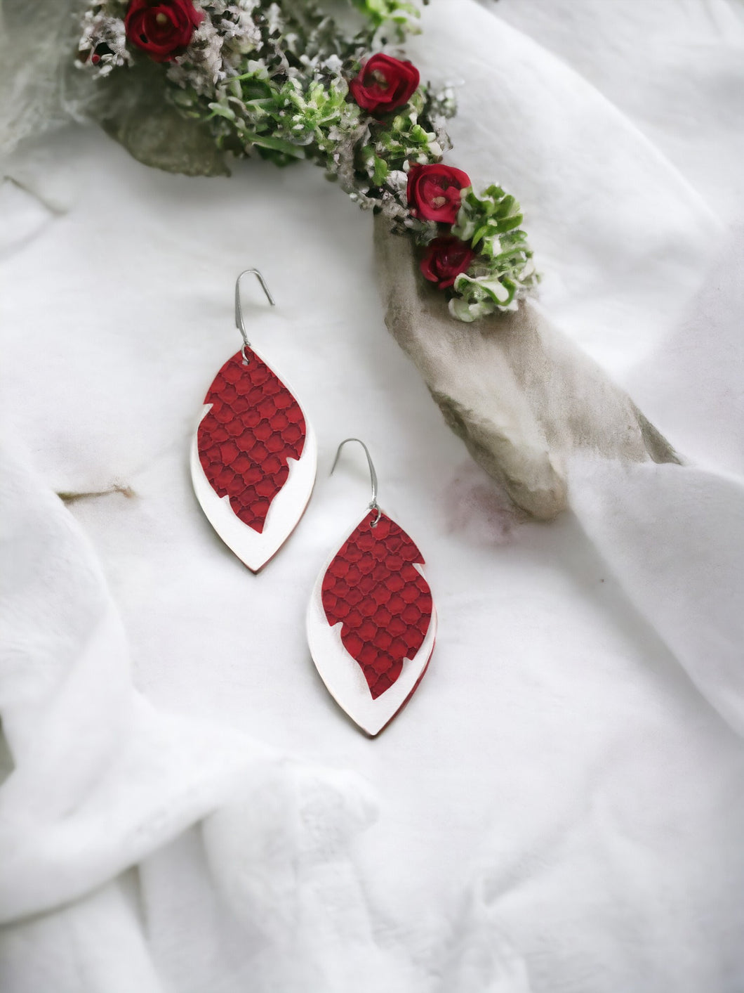 White Leather and Gator Red Faux Leather Earrings - E19-1545