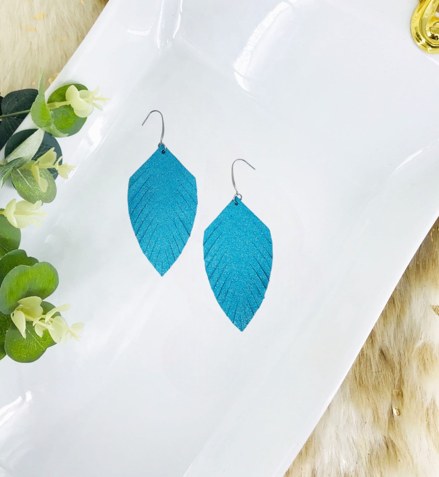 Minty Turquoise Leather Earrings - E19-1781