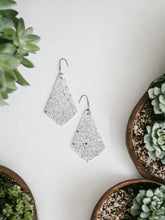 Load image into Gallery viewer, White Glitter Earrings - E19-1951