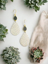 Load image into Gallery viewer, Druzy Agate and Platinum Amazon Cobra Leather Earrings - E19-2466