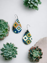 Load image into Gallery viewer, Fine Glitter on Leather Earrings - E19-2489