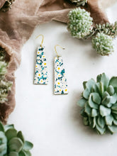 Load image into Gallery viewer, Daisy Leather Earrings - E19-2826