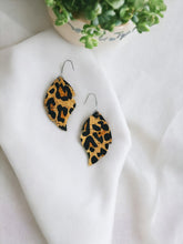 Load image into Gallery viewer, Leopard Cork Earrings - E19-3038