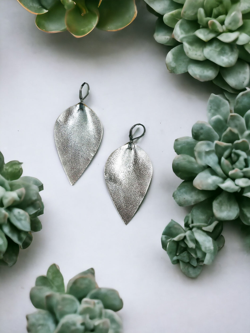 Metallic Silver Pinched Leaf Leather Earrings - E19-3665