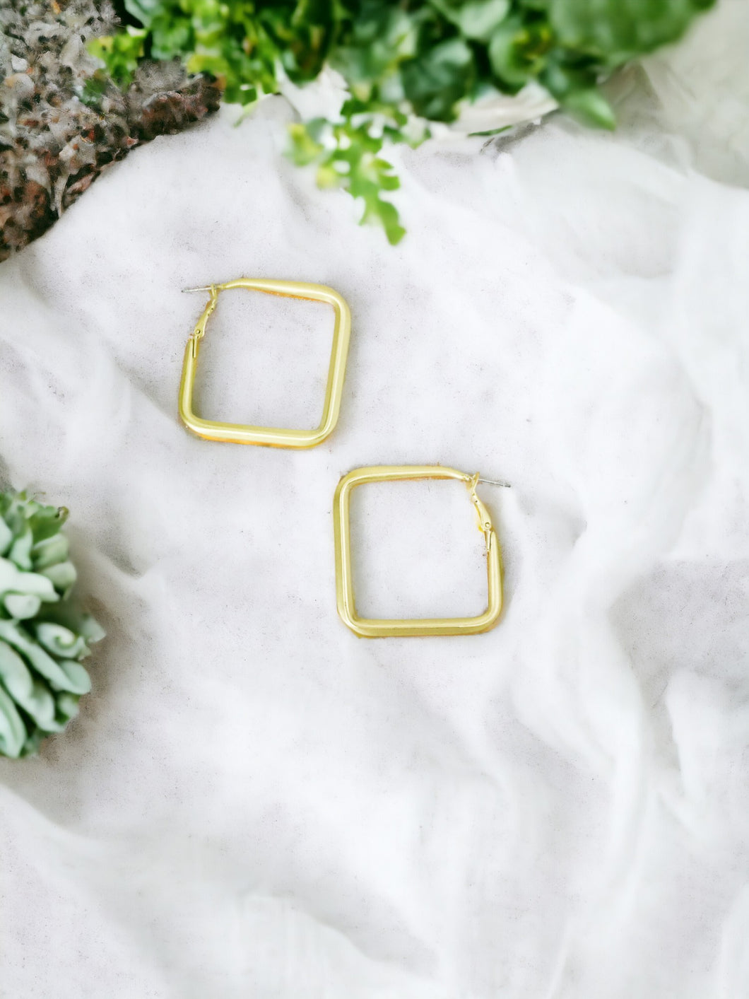 Matte Gold Square Hoop Earrings - E19-3931