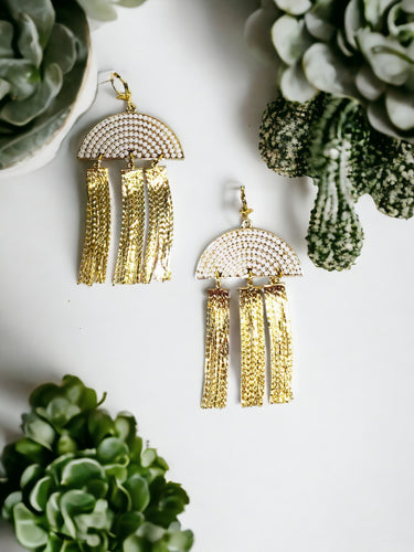 White Pendant & Gold Tassel Earrings - E19-4283