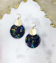 Load image into Gallery viewer, Resin &amp; Brushed Gold Pendant Earrings - E19-4615