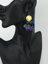 Load image into Gallery viewer, Resin &amp; Brushed Gold Pendant Earrings - E19-4615