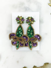 Load image into Gallery viewer, Rhinestone Stud &amp; Fleur De Lis Earrings - E19-4620