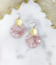 Load image into Gallery viewer, Resin &amp; Brushed Gold Pendant Earrings - E19-4648