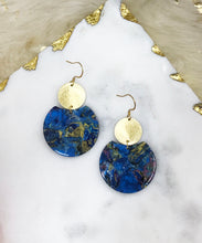 Load image into Gallery viewer, Resin &amp; Brushed Gold Pendant Earrings - E19-4649