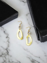 Load image into Gallery viewer, Genuine Crystal &amp; Brushed Gold Oval Pendant Earrings - E19-4669