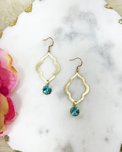 Load image into Gallery viewer, Genuine Crystal &amp; Brushed Gold Marquise Pendant Earrings - E19-4671