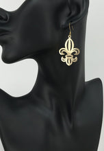 Load image into Gallery viewer, Brushed Gold Fleur De Lis Pendant Earrings - E19-4684