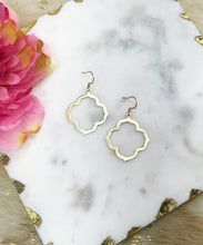 Load image into Gallery viewer, Gold Clover Pendant Earrings - E19-4763