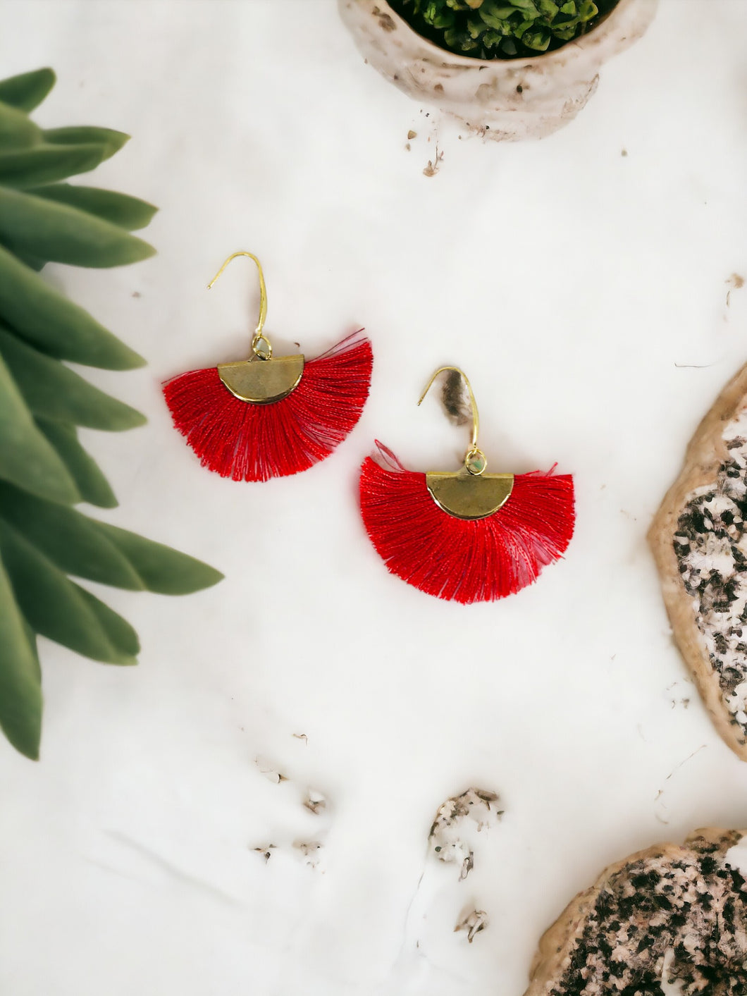 Red Fan Shaped Tassel Earrings - E19-895