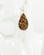 Load image into Gallery viewer, Giraffe Cork Earrings - E19-2943