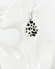 Load image into Gallery viewer, Hide On Leather Earrings - E19-3655