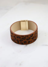 Load image into Gallery viewer, Ponc City Brown Leopard Magnetic Bracelet - B1611